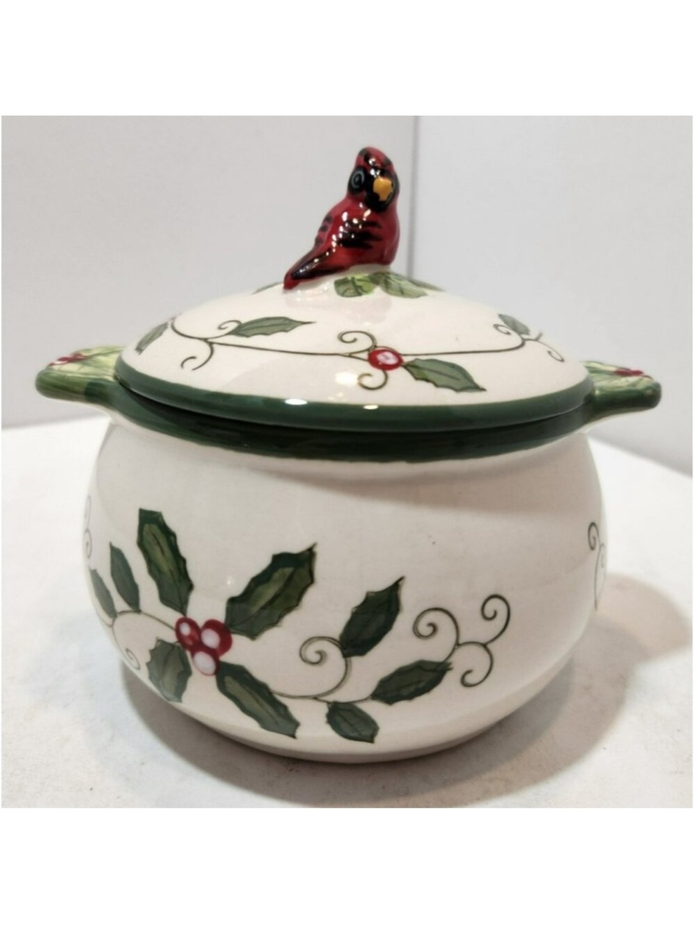 Temp-Tations Holiday Bakeware Bowl #1 with Red Cardinal Lid and Green Holly